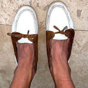 Sperry sz 8 leather white/tan boat shoes